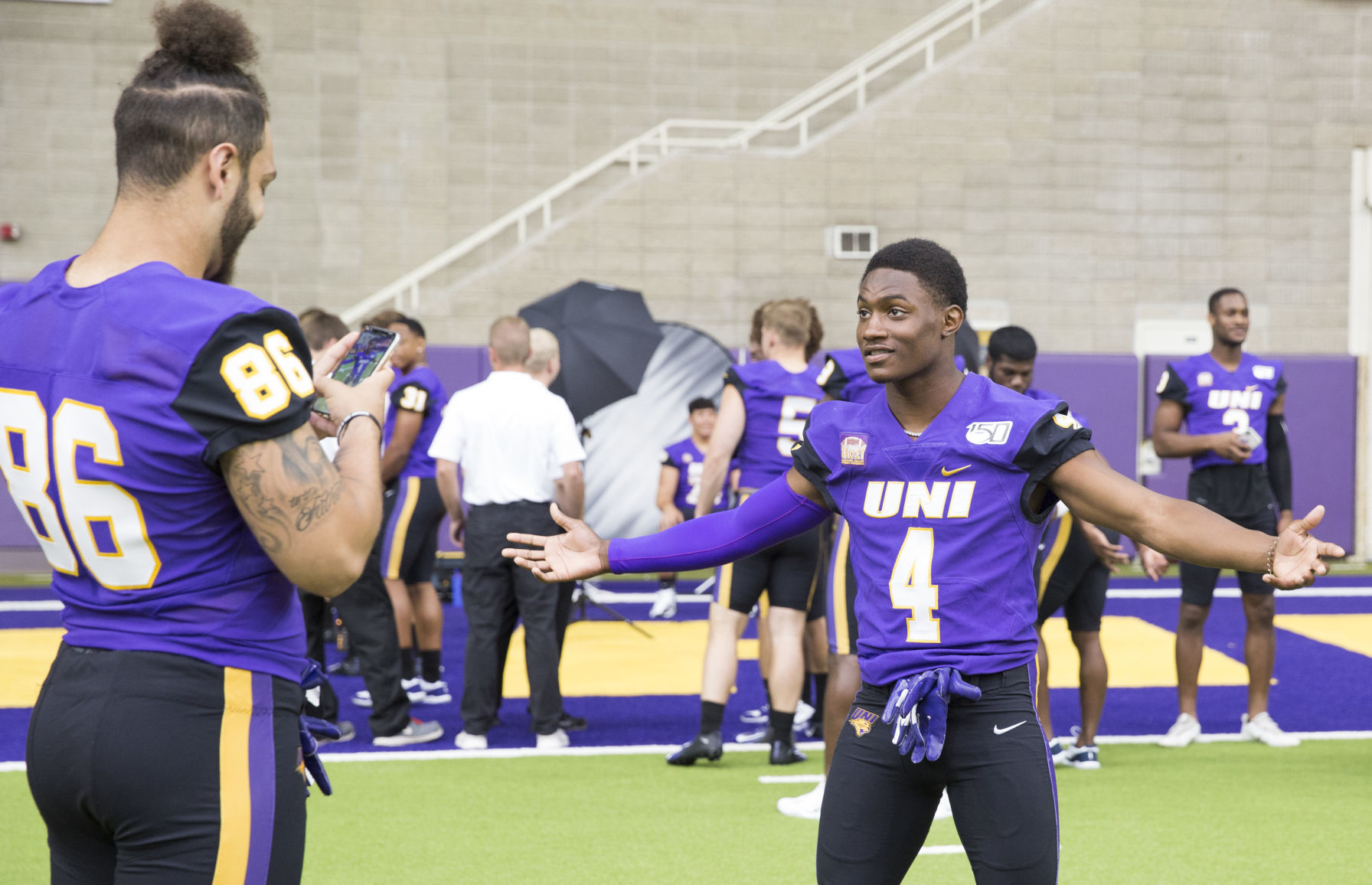 080719kw-uni-football-media-day-12
